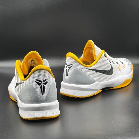 Nike Zoom Kobe Venomenon 4 'White University Gold' - Picture 12 of 15